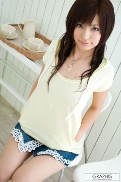 美女热吻